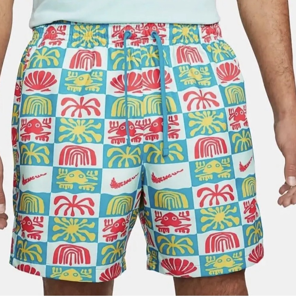 New men nike swimsuit, shorts, size small man Nike